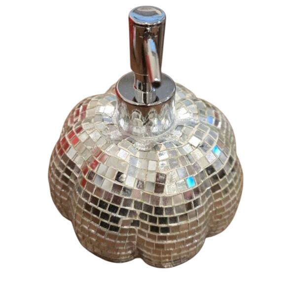 KASSADECOR Disco Pumpkin Soap Dispenser in Silver Mirror NEW - Picture 2 of 2